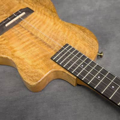 Pono TE Solid Acacia Electric Tenor Solid Body Ukulele with Hard Case image 11