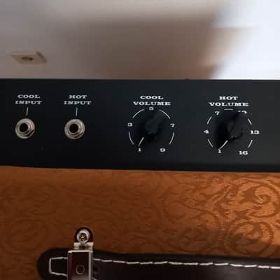 Fender Ramparte Pawn Shop Series 9-Watt 1x12" Guitar Combo 2013 - 2014 - Two-Tone Textured image 10