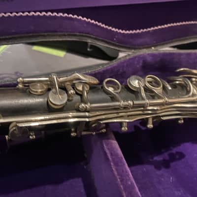 Consignment Boosey Clarinet in Violin Case ! image 3