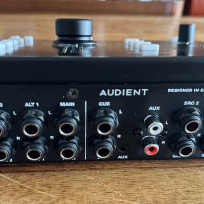 Audient Nero Desktop Monitor Controller image 8