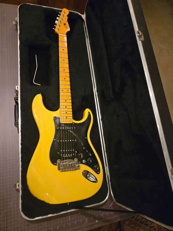 G&L Legacy HSS 2004 - Blonde image 1
