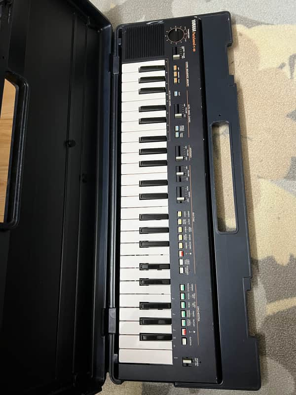 Yamaha PortaSound PS-400 Vintage 44-key keyboard synth w Case image 1
