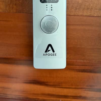 Apogee ONE 2x2 24-Bit 96kHz USB Audio Interface for iOS and Mac 2010s - Black with Silver Stripe image 3