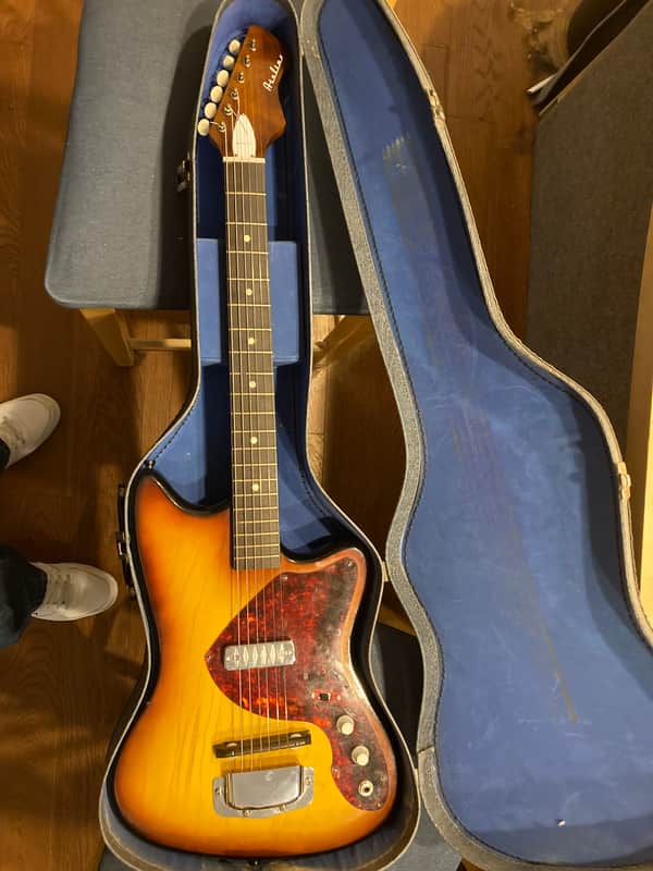 Airline Bobkat Mid 60’s - Sunburst image 1