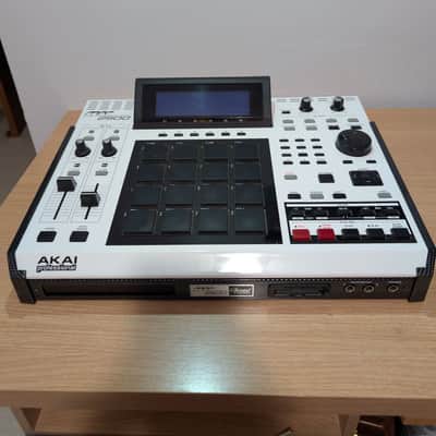 Akai MPC 2500 Special Edition + JJOS XL 3.82 + 120 GB HDD