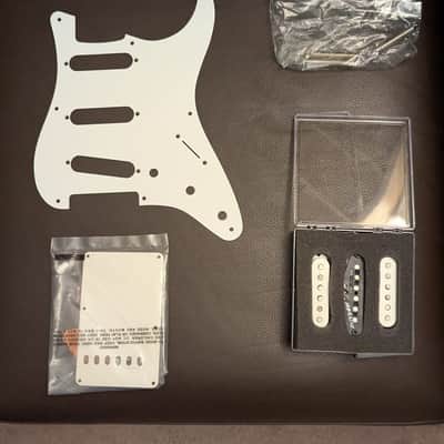 Fender Vintera 50's, Upgrades - Fiesta Red image 13