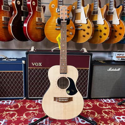 Maton Mini EM6 w/ Case image 1
