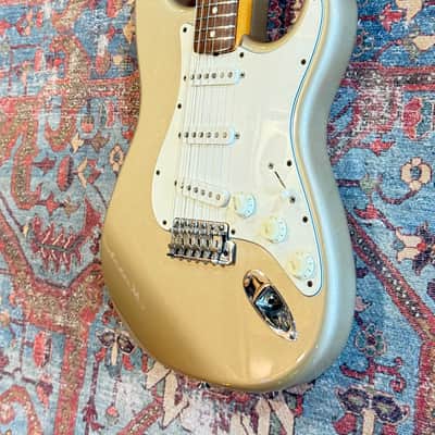 1997 Fender American Vintage '62 Stratocaster - Shoreline Gold image 3