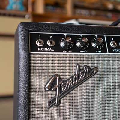 Fender Vintage Reissue '65 Deluxe Reverb image 5