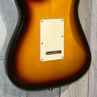 2005 Fender 60th Anniversary American Series Stratocaster, Rosewood Fretboard 3-Color Sunburst, Very Collectable and Ships Fast ! image 11