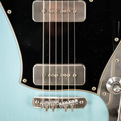 Novo Limited Serus J Electric Guitar - Daphne Blue over '64 3-Tone Burst with Gig Bag image 10
