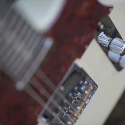 Del-Tone 60's T-Style - Khaya Mahogany - Olympic White image 8