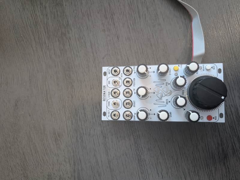 Blue Lantern Modules Resonator (Rings Clone) 2020-present - White image 1