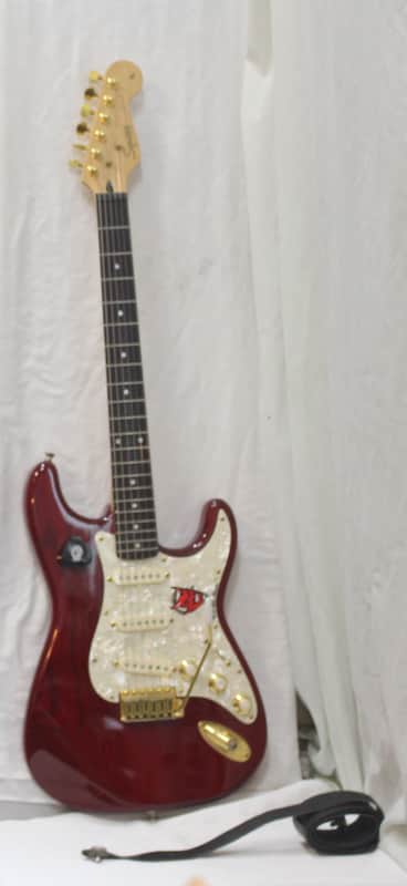 Squier Stratocaster Pro Tone series 1996 in Hard case - transparent red image 1