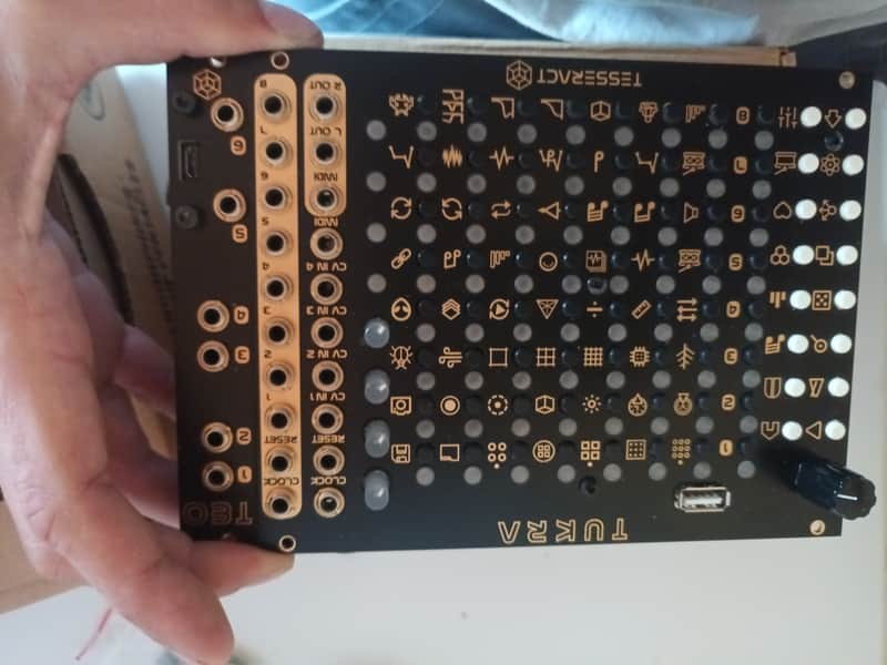 Tesseract Modular Tukra image 1
