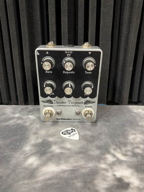 EarthQuaker Devices Disaster Transport Modulated Delay | Reverb