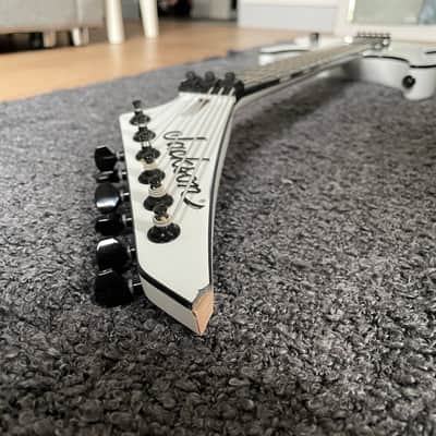 Jackson Pro Mick Thomson Signature Soloist SL2 White image 3