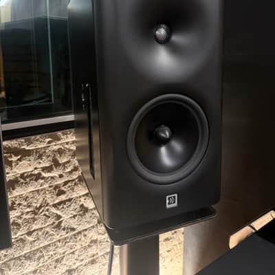Dutch & Dutch 8c Studio Active Speakers image 2