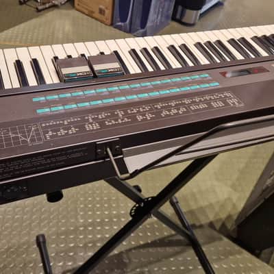 Immagine Yamaha DX7 Programmable Algorithm Synthesizer 1983 - 1987 - Black - 12