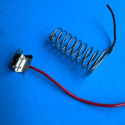 YAMAHA PSR-180 Keyboard Replacement Part: Battery Contact Spring Plate image 3