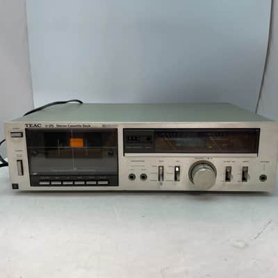 TEAC V-25 Stereo Cassette Deck TESTED POWERS ON FOR PARTS OR REPAIR ONLY image 1