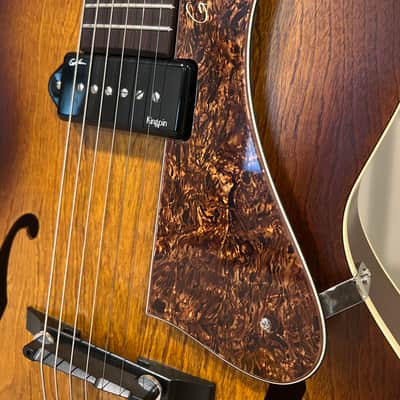 Godin 5th Avenue Kingpin P90 2010s - Cognac Burst image 2