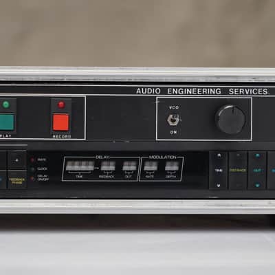 Roland SDE-3000 Digital Delay & AES SX303R Sample Trigger w/ Case #59086 image 5