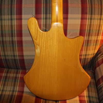 Guild B-301A Bass Left-handed image 2