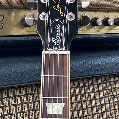 Gibson Les Paul Classic 2021 - Honeyburst image 3