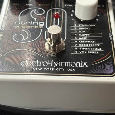 MINT IN BOX Electro-Harmonix String9 String Ensemble 2022 - Present - White / Brown Graphic image 5