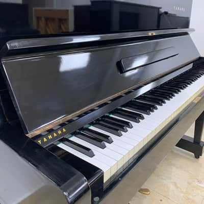 Elegant Yamaha U1 Upright Piano – Timeless Sound & Style image 5