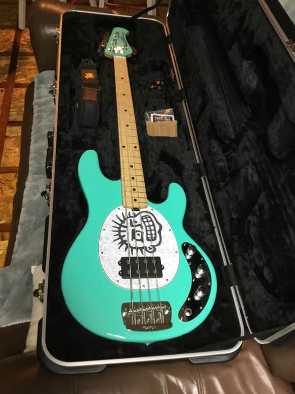 Music Man StingRay Basse, Mike Herrera Artis Series. image 1