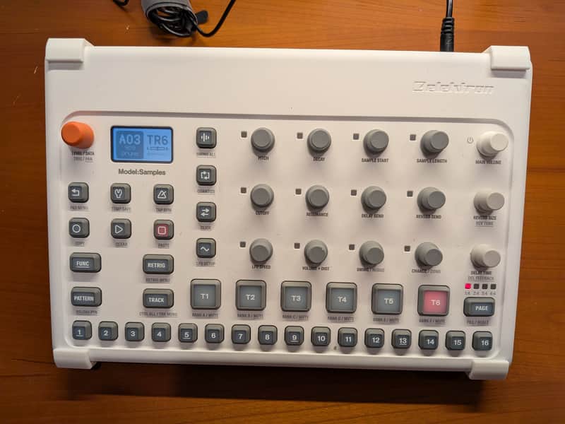 Elektron Model:Samples 2019 - 2020 - White imagen 1