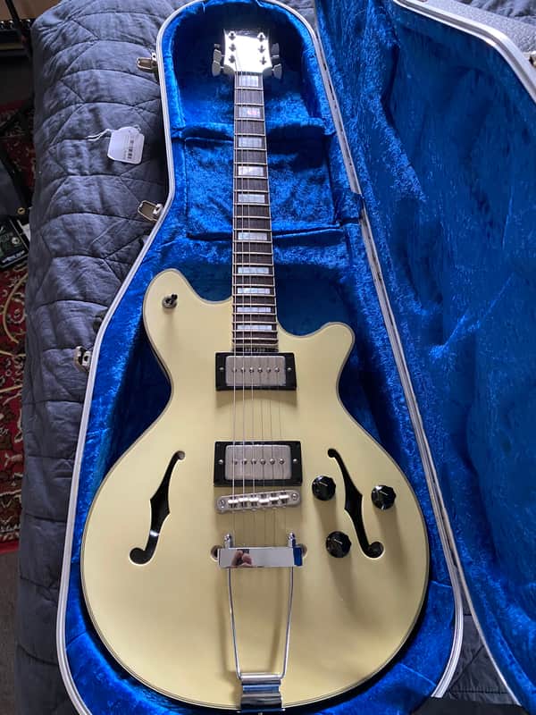 Maton Electric Guitar Custom BB1200  - White (aged) - owned by Pat Davern of Grinspoon image 1