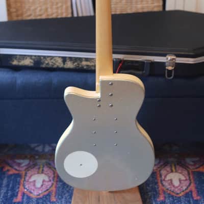 Danelectro 56 U-3 Reissue Silver Metalflake w/HSC Coffin Case image 3