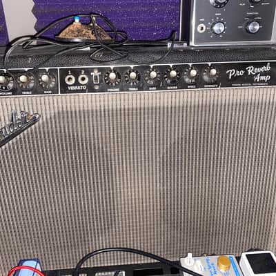 Fender Pro Reverb 2-Channel 40-Watt 2x12" Guitar Combo 1965 - 1967 - Black Panel image 3