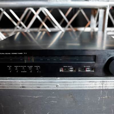 Yamaha T-1 Stereo Tuner Black image 1