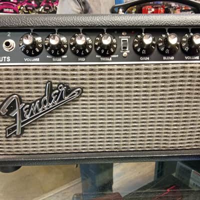 Fender Bassman 800 2-Channel 800-Watt Hybrid Bass Amp Head 2016 - Present - Black image 2