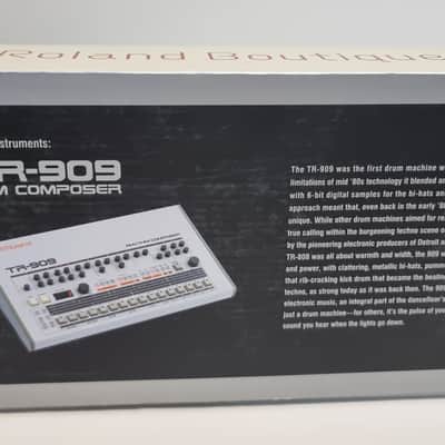 Roland TR-09 Rhythm Composer 2017 - Present - White -Grey image 16