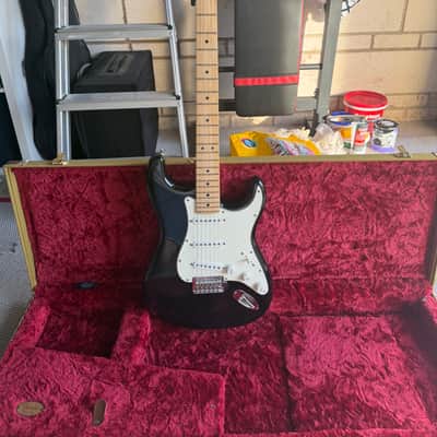 Fender Player II Stratocaster 2024 - Present - Black with White Pickguard image 1
