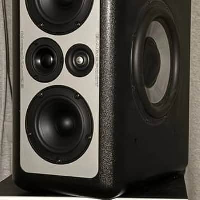 Barefoot Sound MicroMain 26 Three-Way Active Studio Monitor image 5