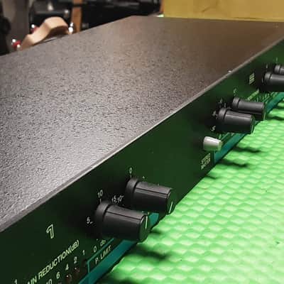 Rocktron Model 321 Stereo Compressor  Black image 5