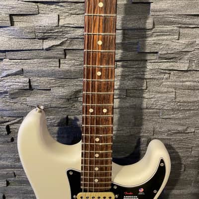 Fender American Performer Stratocaster RW Arctic White image 7