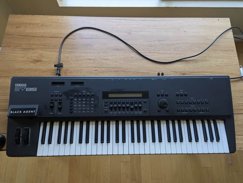 Yamaha SY85 Synthesizer