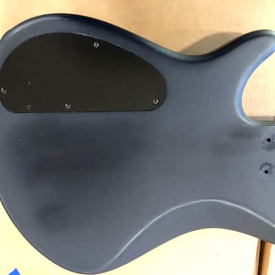 Loaded Warmoth 5 string G5 bass body imagen 2
