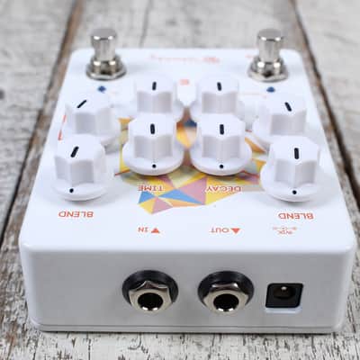 Keeley Caverns Delay / Reverb V2 Electric Guitar Delay and Reverb Effects Pedal image 8