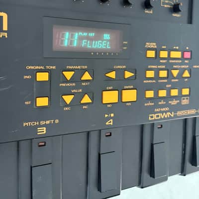 Roland GR-1 Guitar Synthesizer 1992 - 1996 - Black image 4