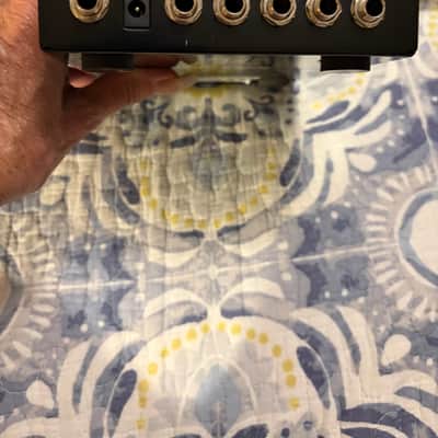 Akai E2 Headrush Delay/Looper pedal image 3