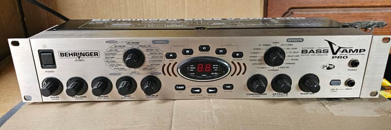 Behringer Bass V-AMP Pro Rackmount Amp Modeler and Multi-Effect