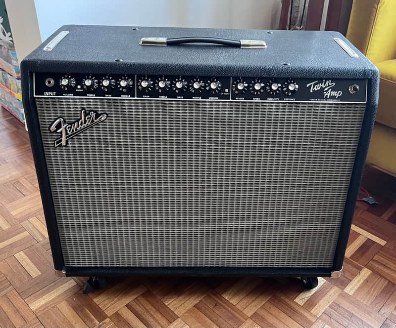 Fender Twin Reverb - 100/25w 2x12 Valve Combo Amp - (1990s) image 1